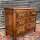 Commode de style Louis XV en bois naturel XIX eme siècle