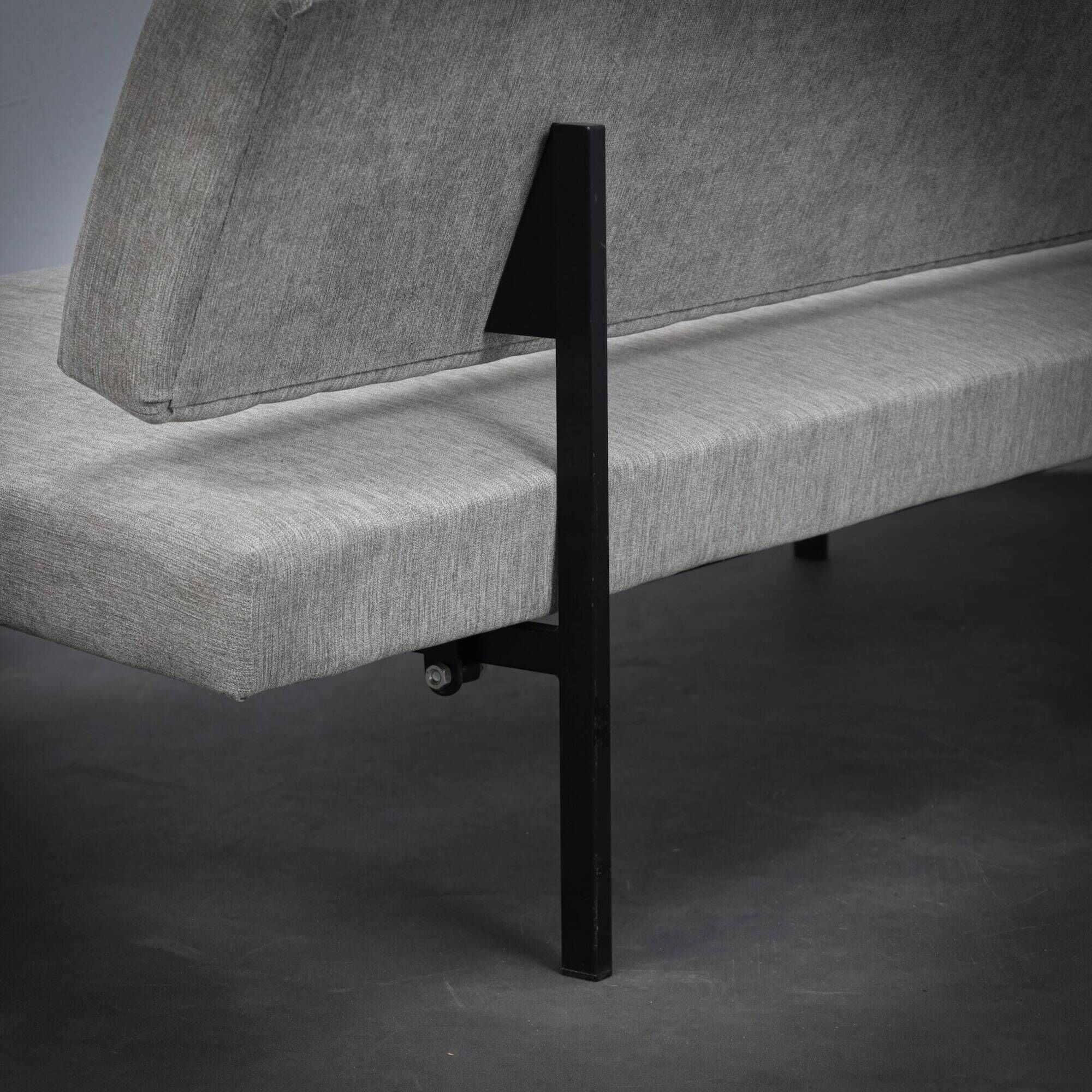 Dutch minimalist sofa from the 1950s, model 540 by Gijs van der Sluis for Gispen, 1960s.