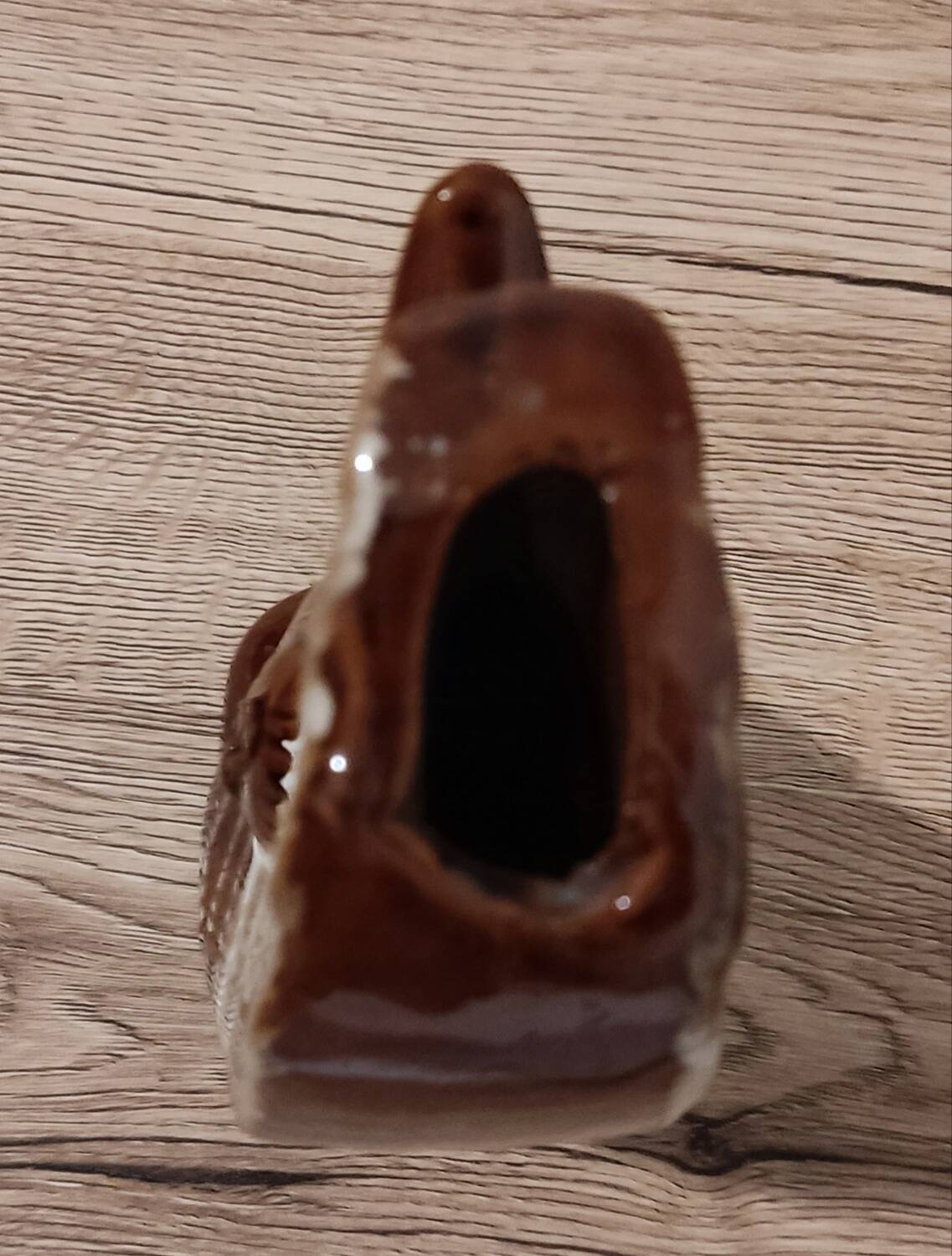 Ceramic soliflore vase with swan decor