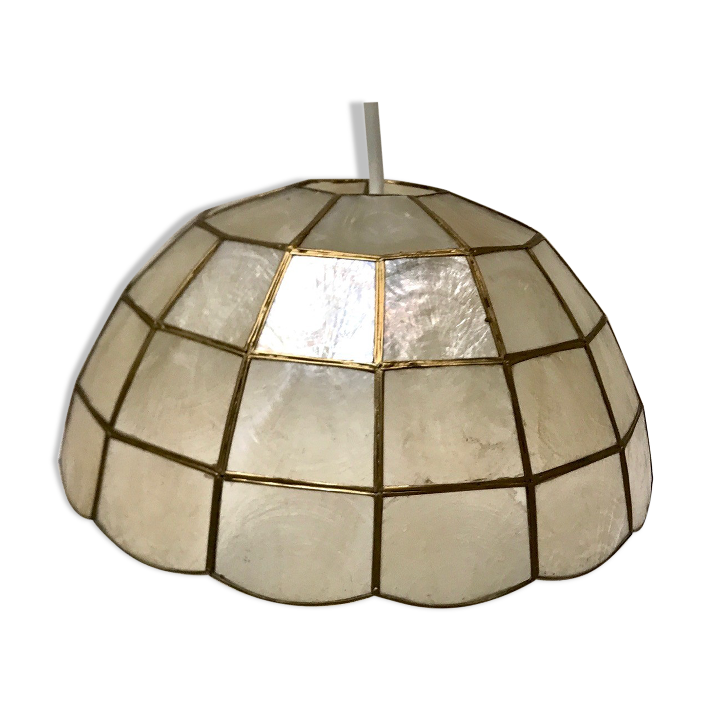 Mother-of-pearl and brass suspension
