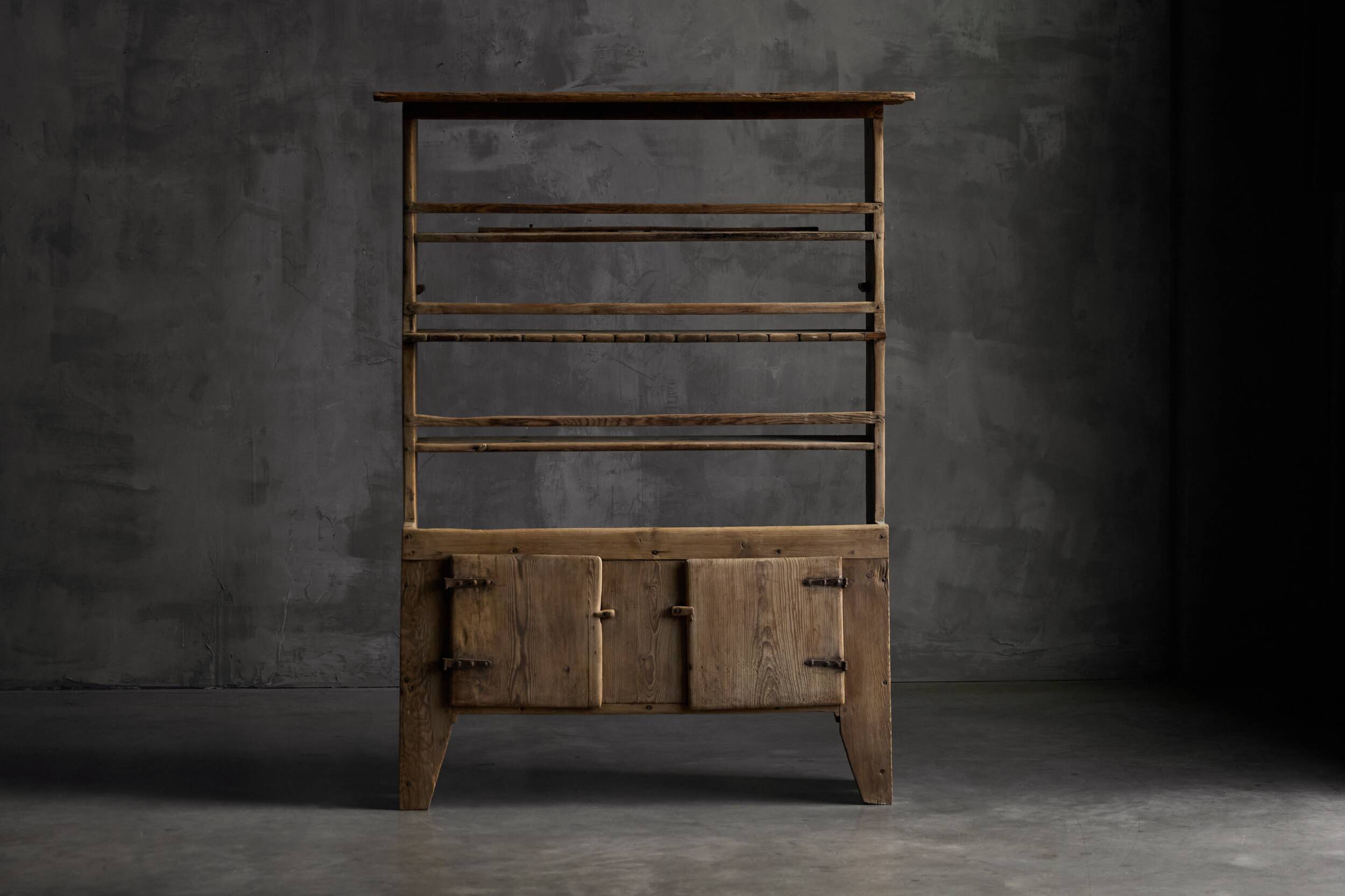 Cabinet rustique primitif, France, 19e siècle