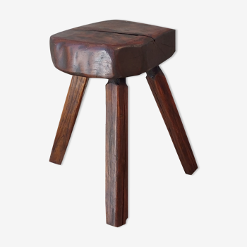 Tabouret tripode brutaliste