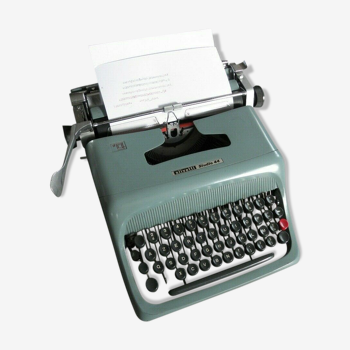 Olivetti Studio 44 vintage typewriter