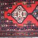 Tapis vintage fait main Hamadan en laine rouge vif (69cm x 136cm) – années 1970