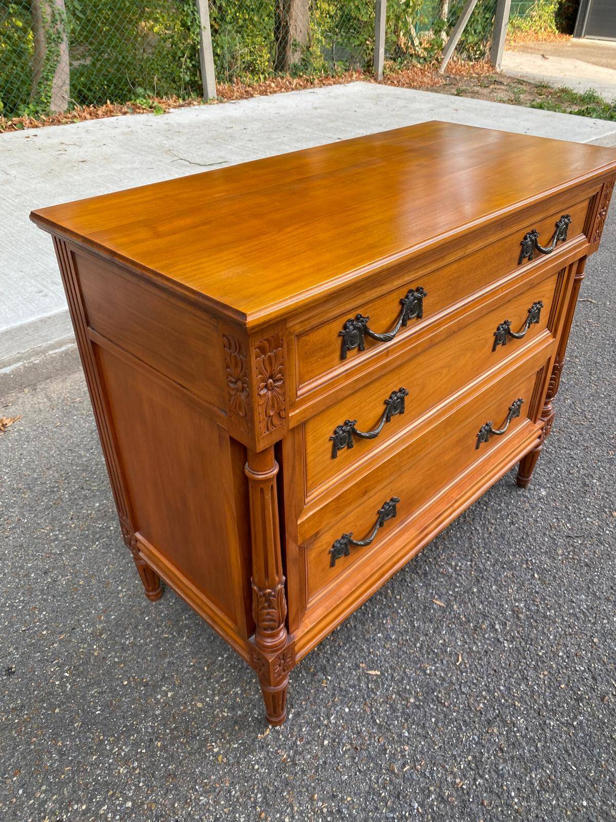Louis XVI commode in solid cherry wood — Quality Furniture Label 1976