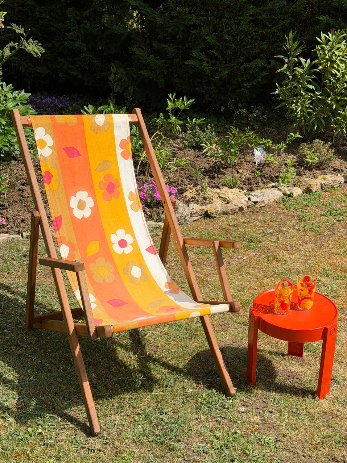 Vintage "Flower Power" Deckchair – 1970s Floral Fabric