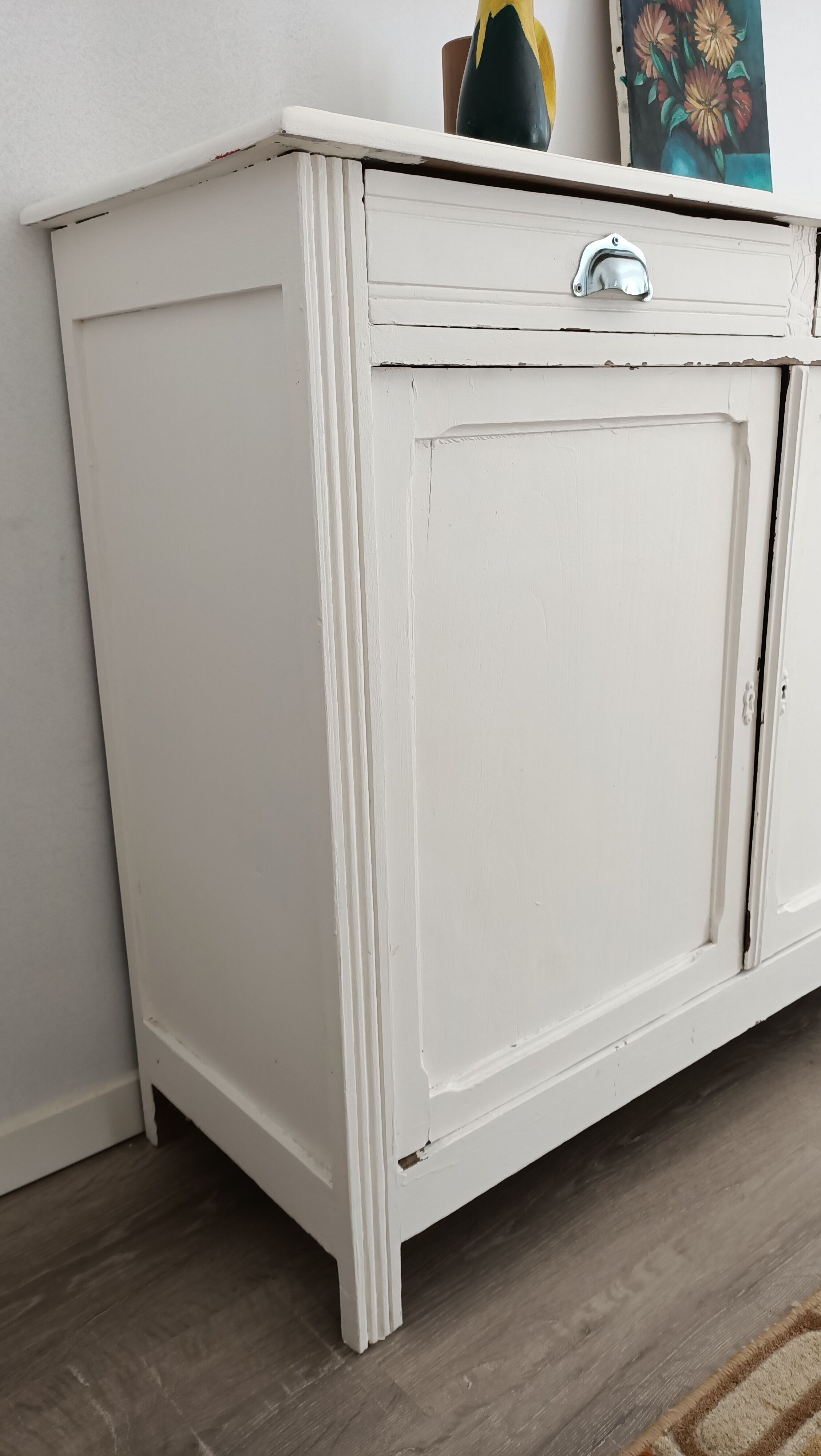 White Parisian buffet