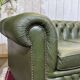 Chesterfield leather 3-seater sofa with mahogany legs - English craftsmanship
