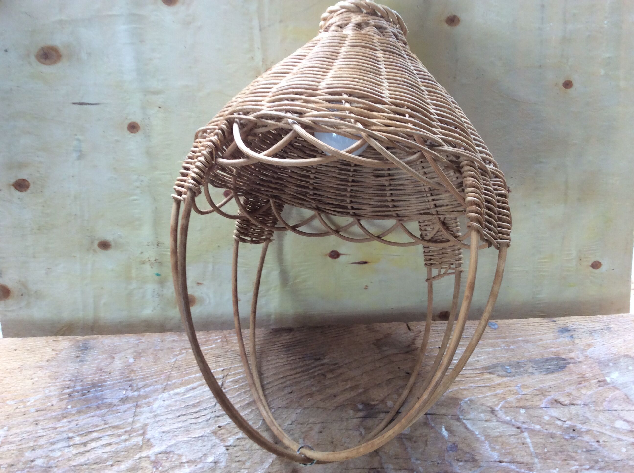 Hanging lamp wicker