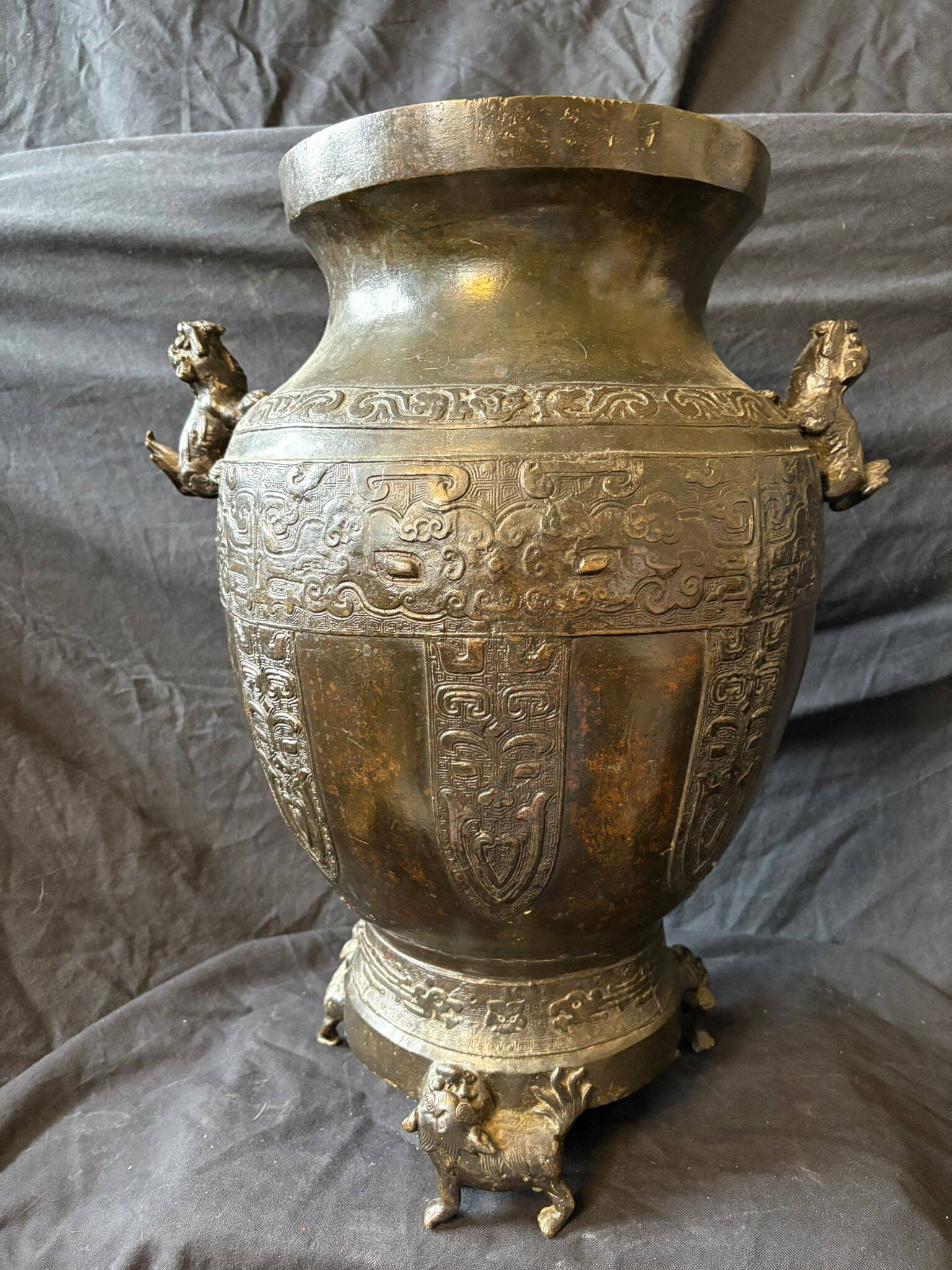 Chinese bronze baluster vase
