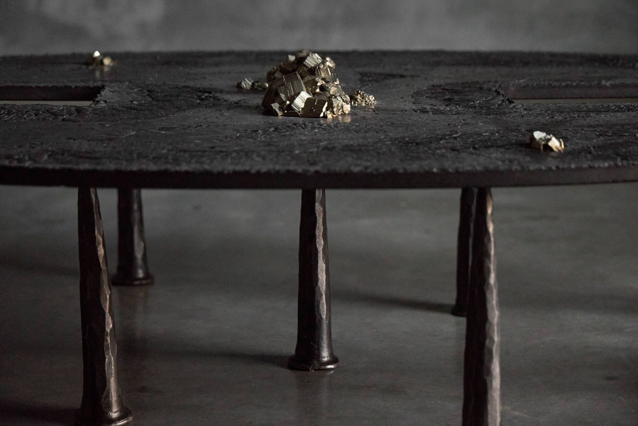 Table basse en fer brutaliste de Thomas Serruys, Belgique, 2019