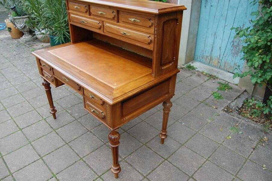 Napoleon III period tiered walnut desk from the 19th century