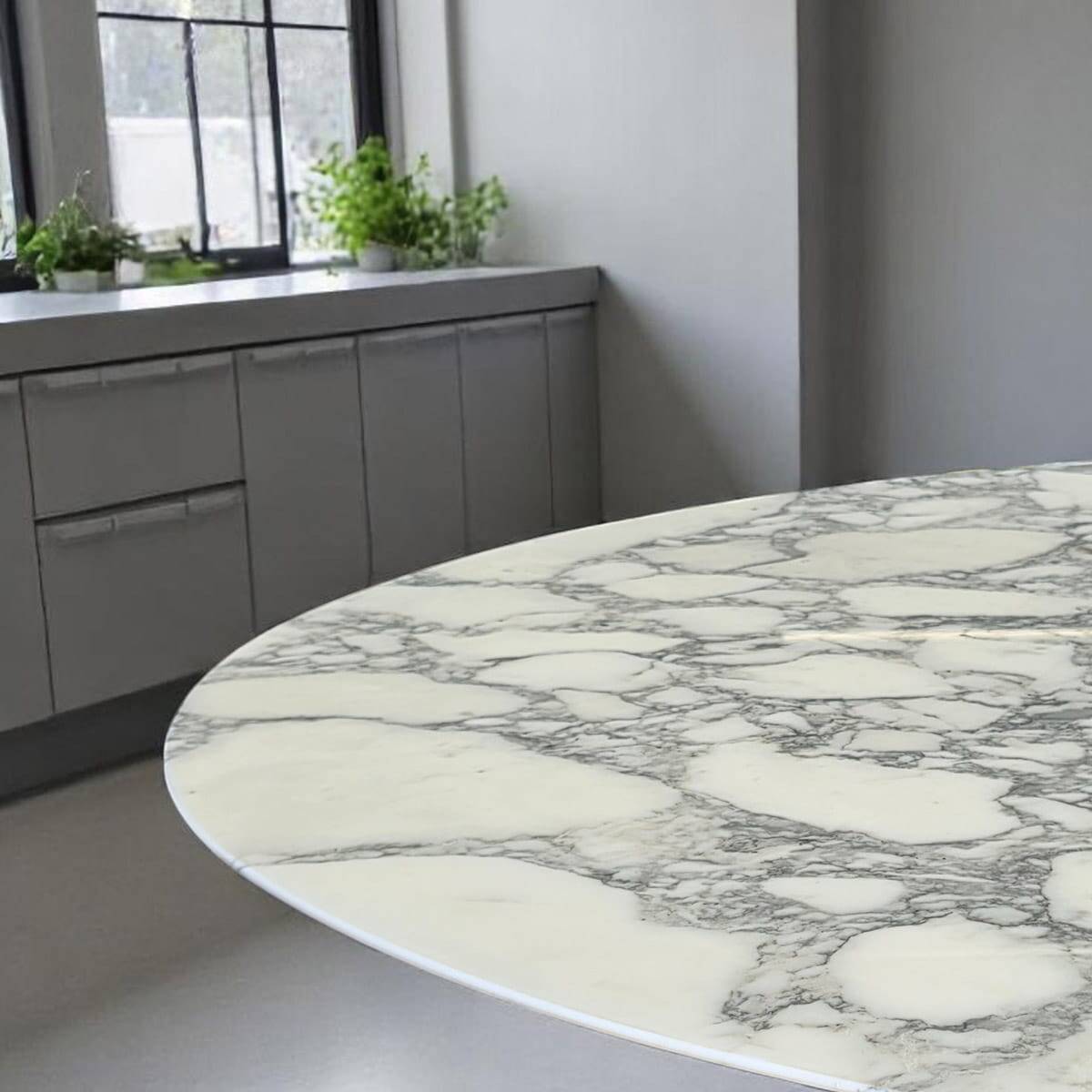Arabescato Vagli Knoll Original Eero Saarinen Table tulipe ovale en marbre