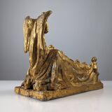 Sculpture Reine et Anges en terre cuite dorée