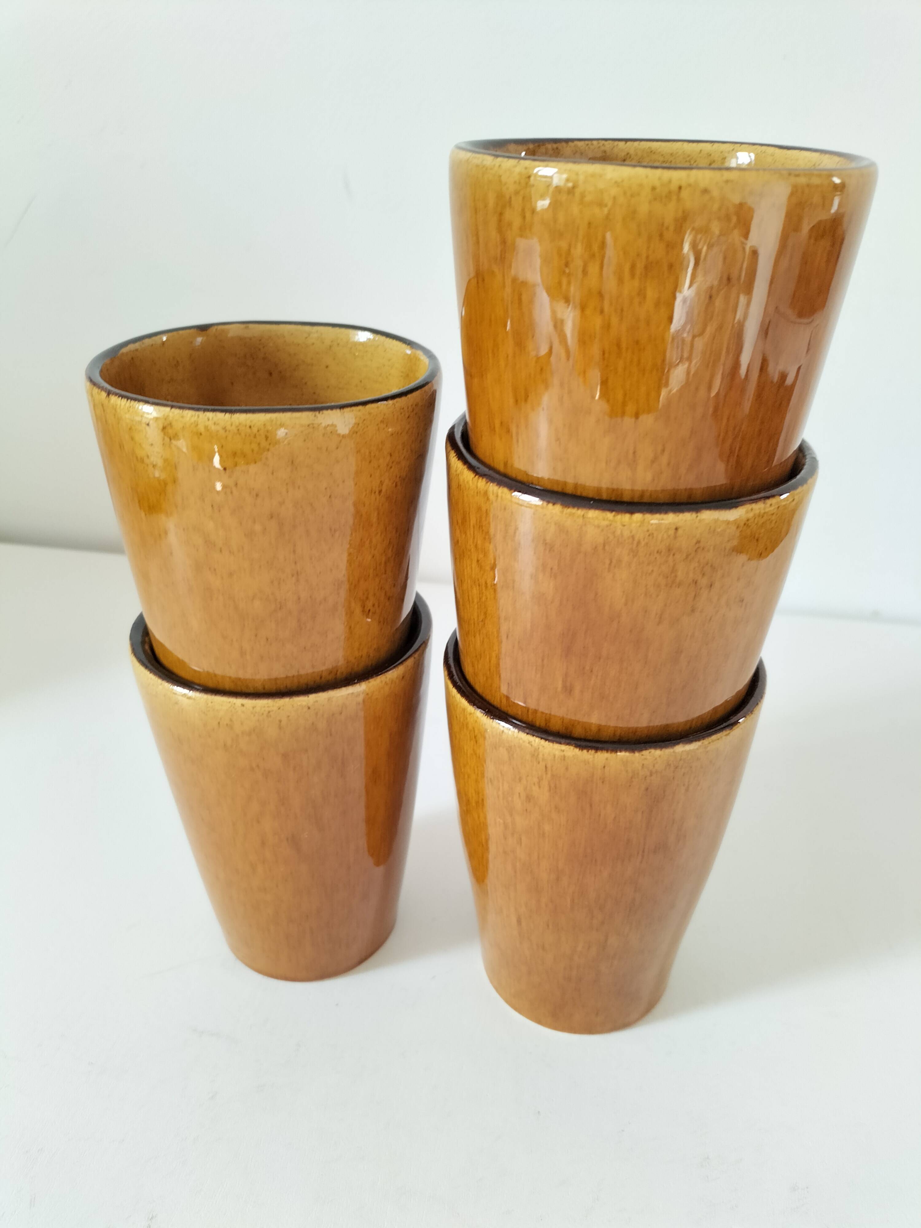5 vintage caramel glazed stoneware cups, 70s crafts