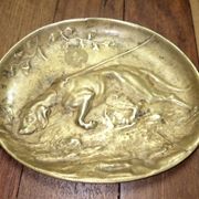 tray / gilded bronze bowl depicting a hunting dog