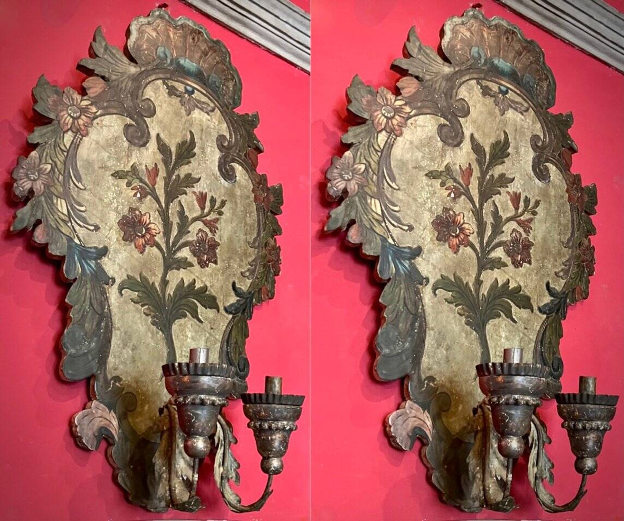 18th Century Rococo Venetian Polychrome and Mecca Lacquered Wooden Wall Sconces with Iron Arms, Set of 2