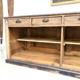 Grand Counter of Old Commerce in Pine