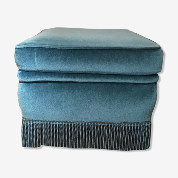 Blue velvet pouf