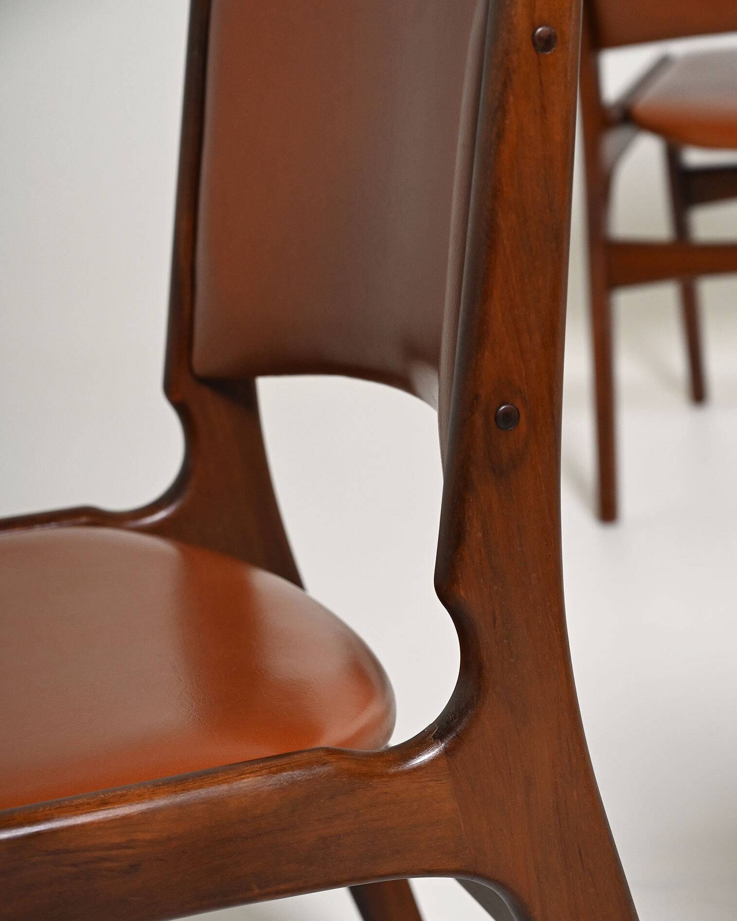Set of six "Model 89" chairs by Erik Buch for Danish Anderstrup Møbelfabrik