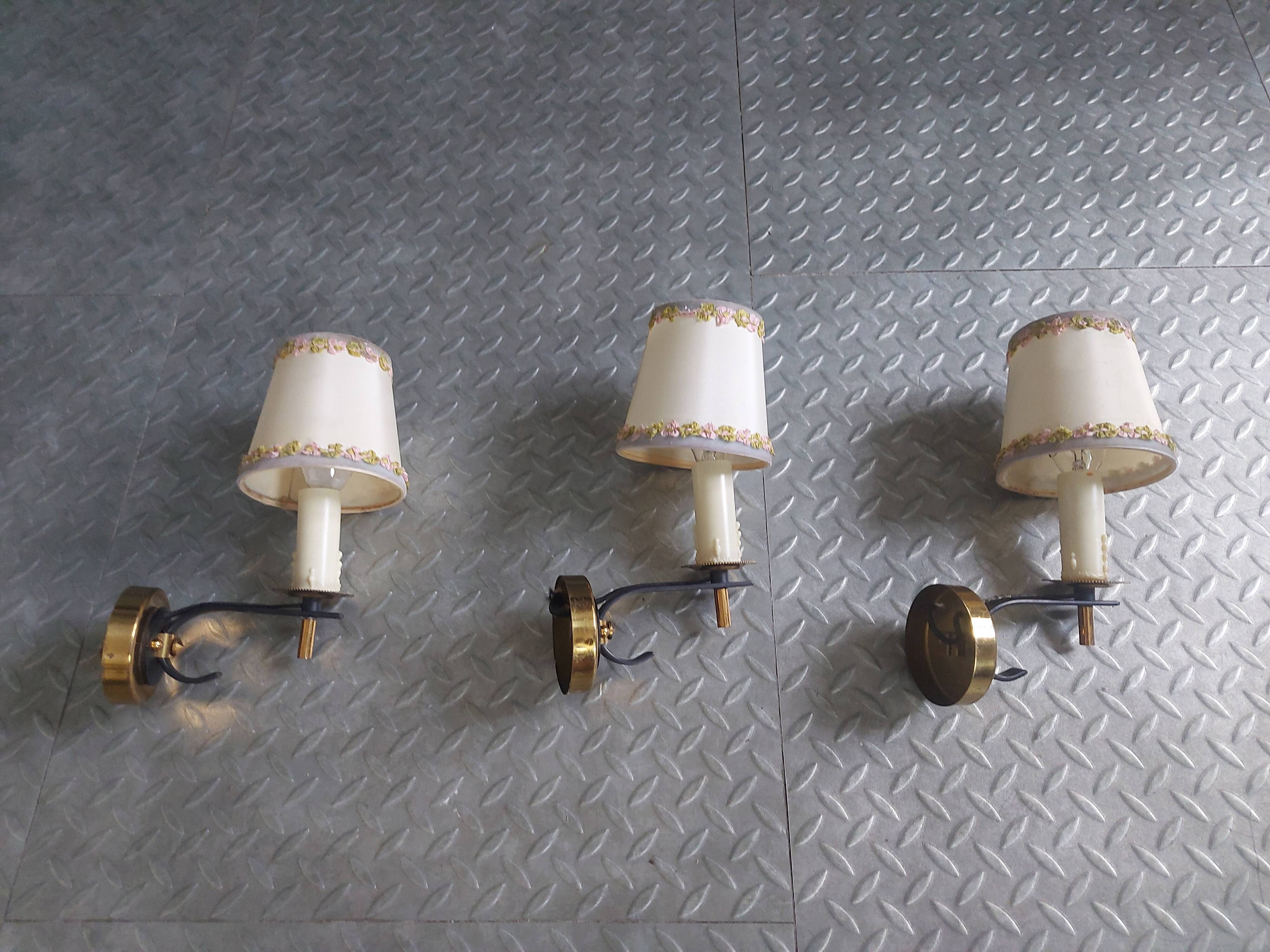 3 brass sconces with lampshade, 50