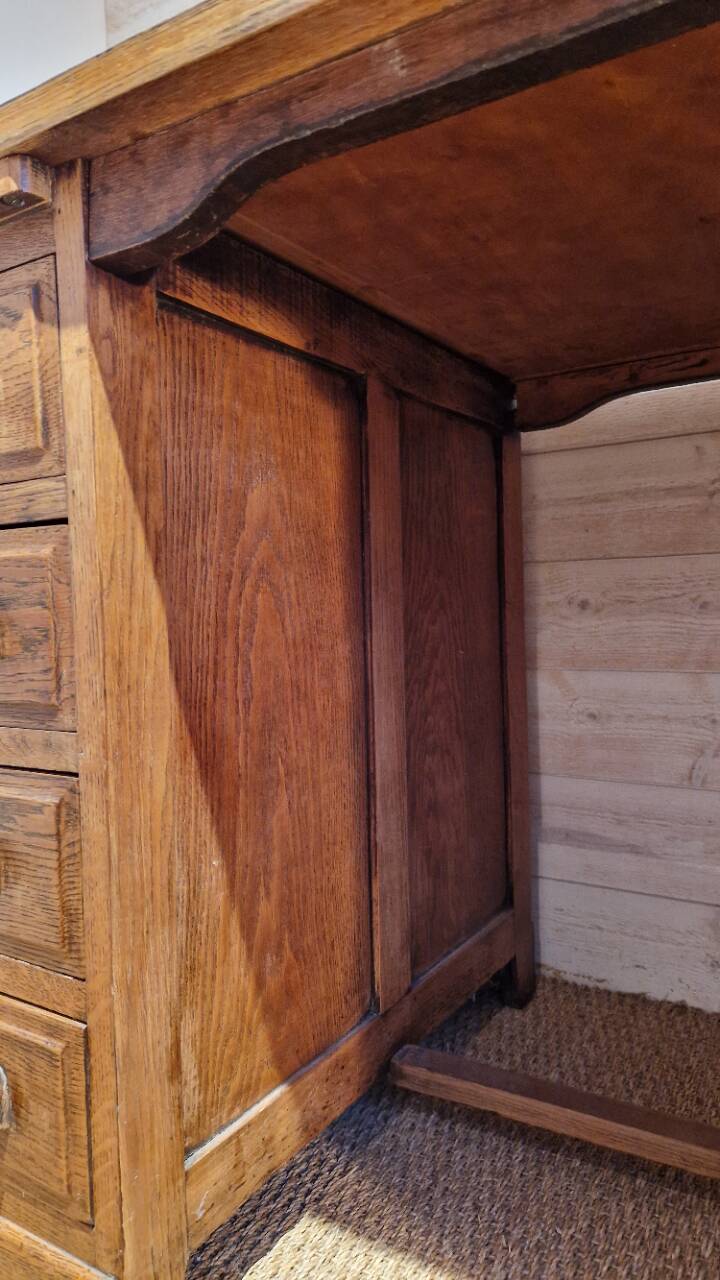 Vintage administration office