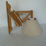 Wall lamp adjustable in length