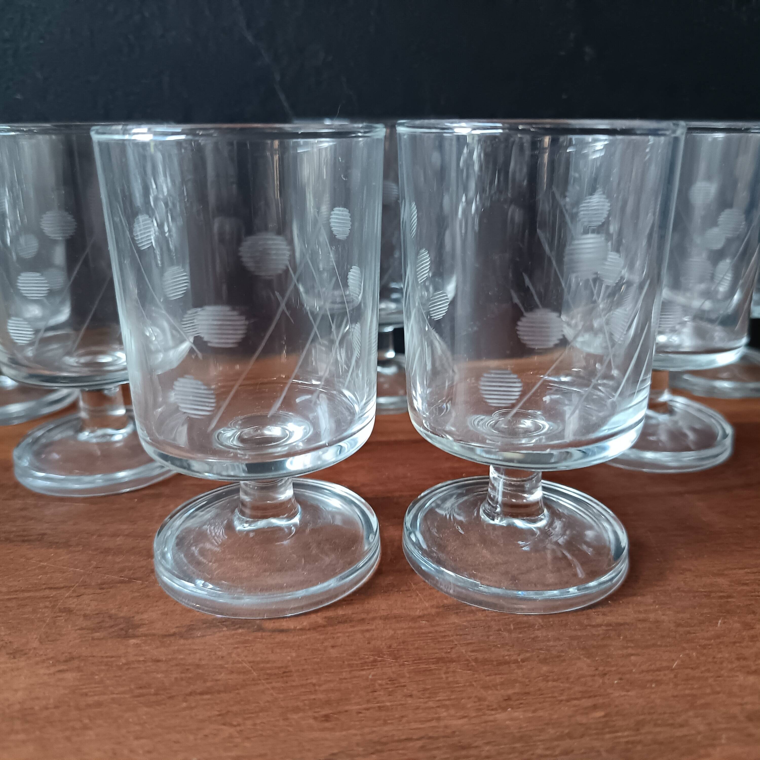 7 Luminarc 11cl "suede" glassware, transparent with cut pattern, France
