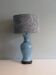 Lampe de table vintage en céramique avec abat-jour sur mesure.