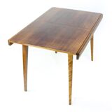 Table à manger extensible en noyer par Tatra, Tchécoslovaquie, années 1960