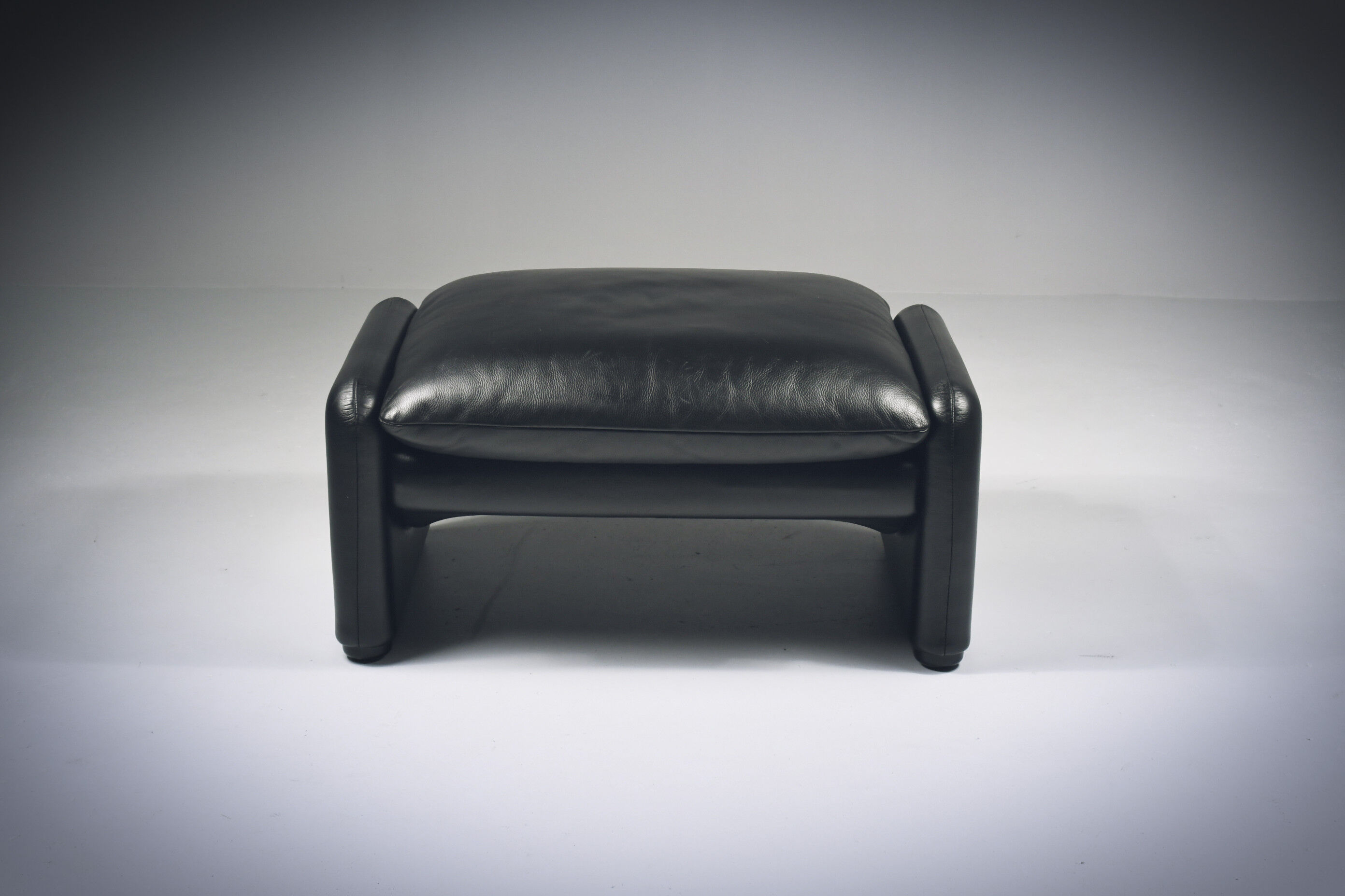 Vintage Maralunga footrest by Vico Magistretti for Cassina 1973