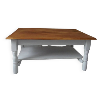 Coffee table with pearl gray patinated base, belt and shelf, wooden top.