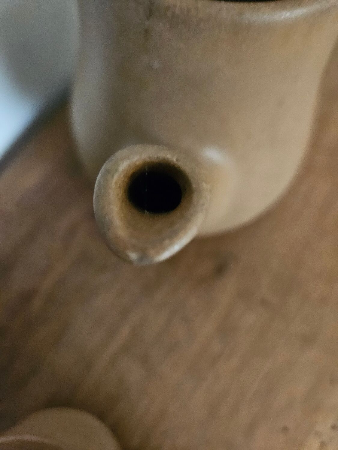 Coffee maker and its 6 stoneware cups