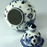 2 handpainted Delft vases with lid as a set, Vintage, marked