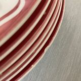 Lot de 9 assiettes et plat Digoin Sarreguemines modèle Champêtre motif œillets rouges