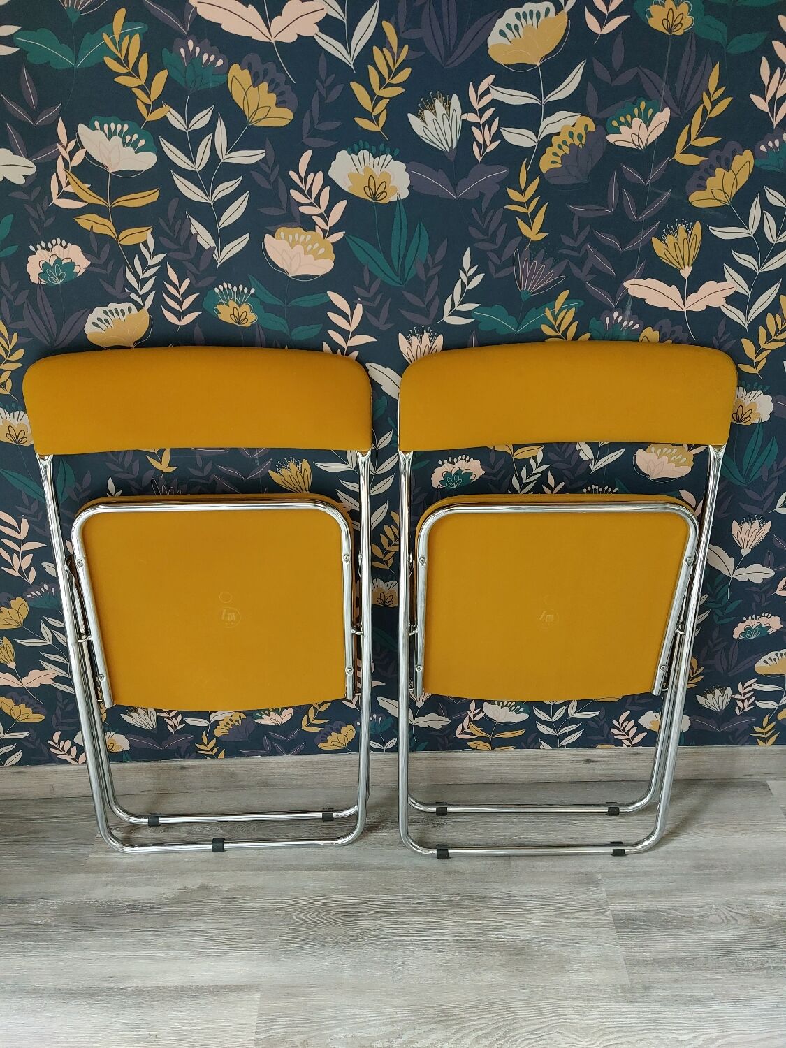 Chaises pliantes vintage en velours et métal chromé