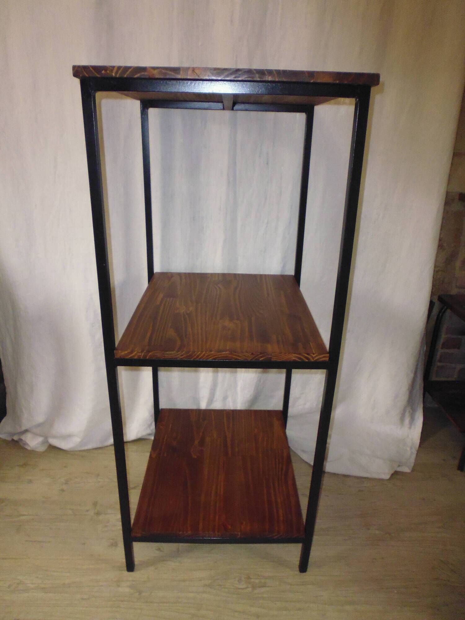 Extended workshop column on metal and wood stand