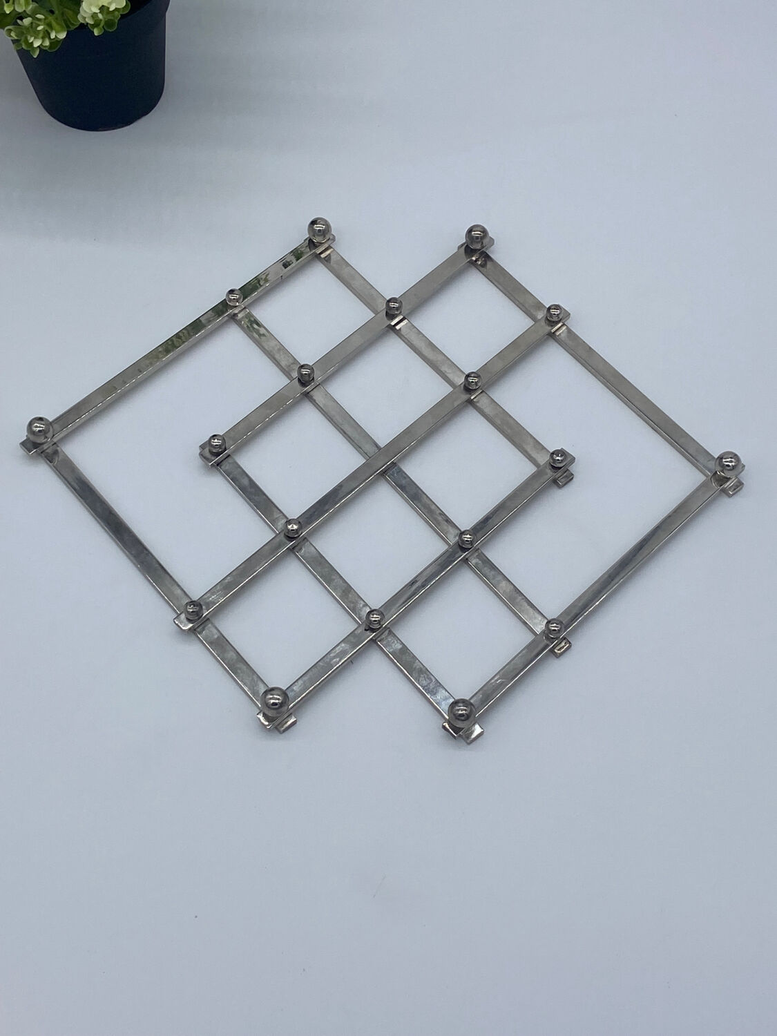 Trivet, silver metal, art deco, vintage, extendable