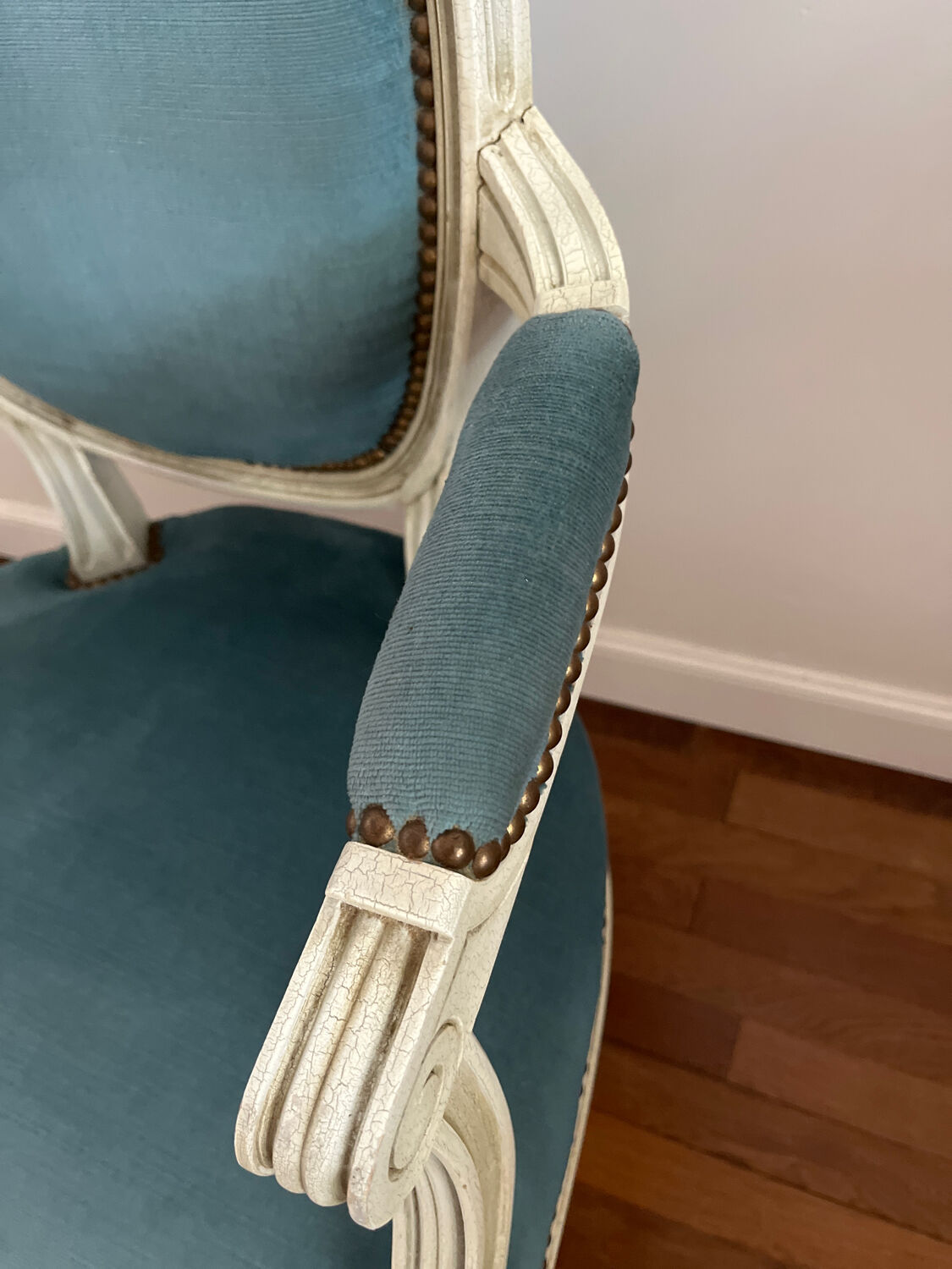 Blue velvet medallion armchair in Louis XVI style