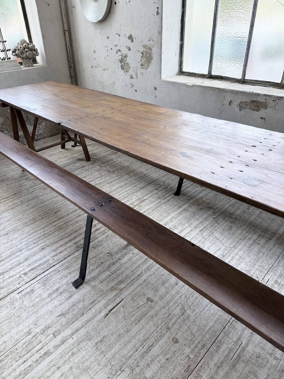 XXL trestle farm table 4m and its benches