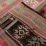 Tapis kilim ancien pastel, teintes délavées rose & vert, charme bohème,