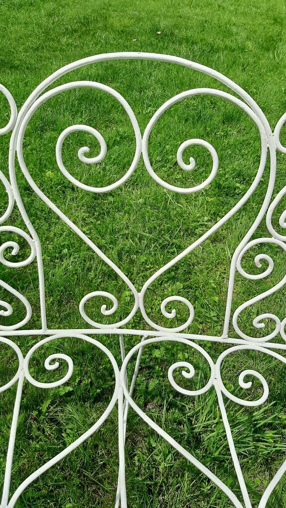 Banc de jardin arrondi fer forge couleur blanche
