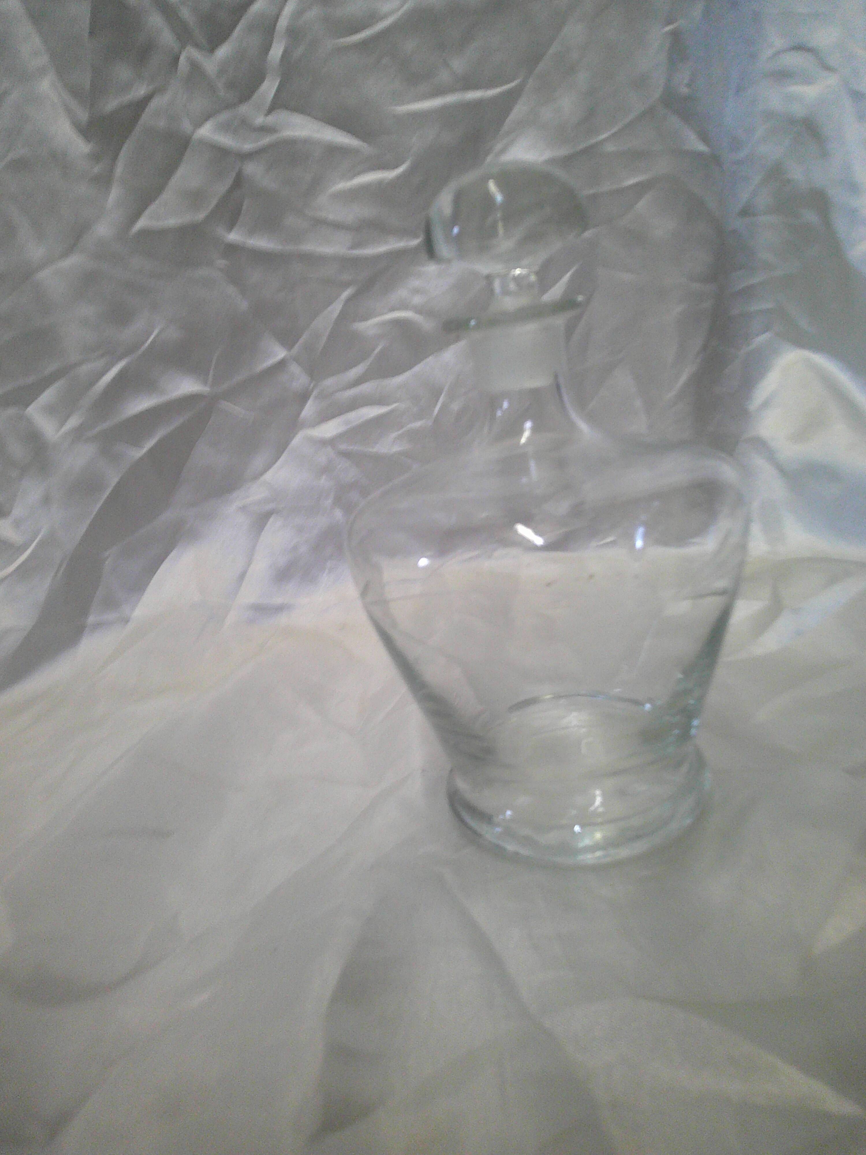 Carafe en verre gravé