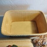 Biscuit tin in barbotine