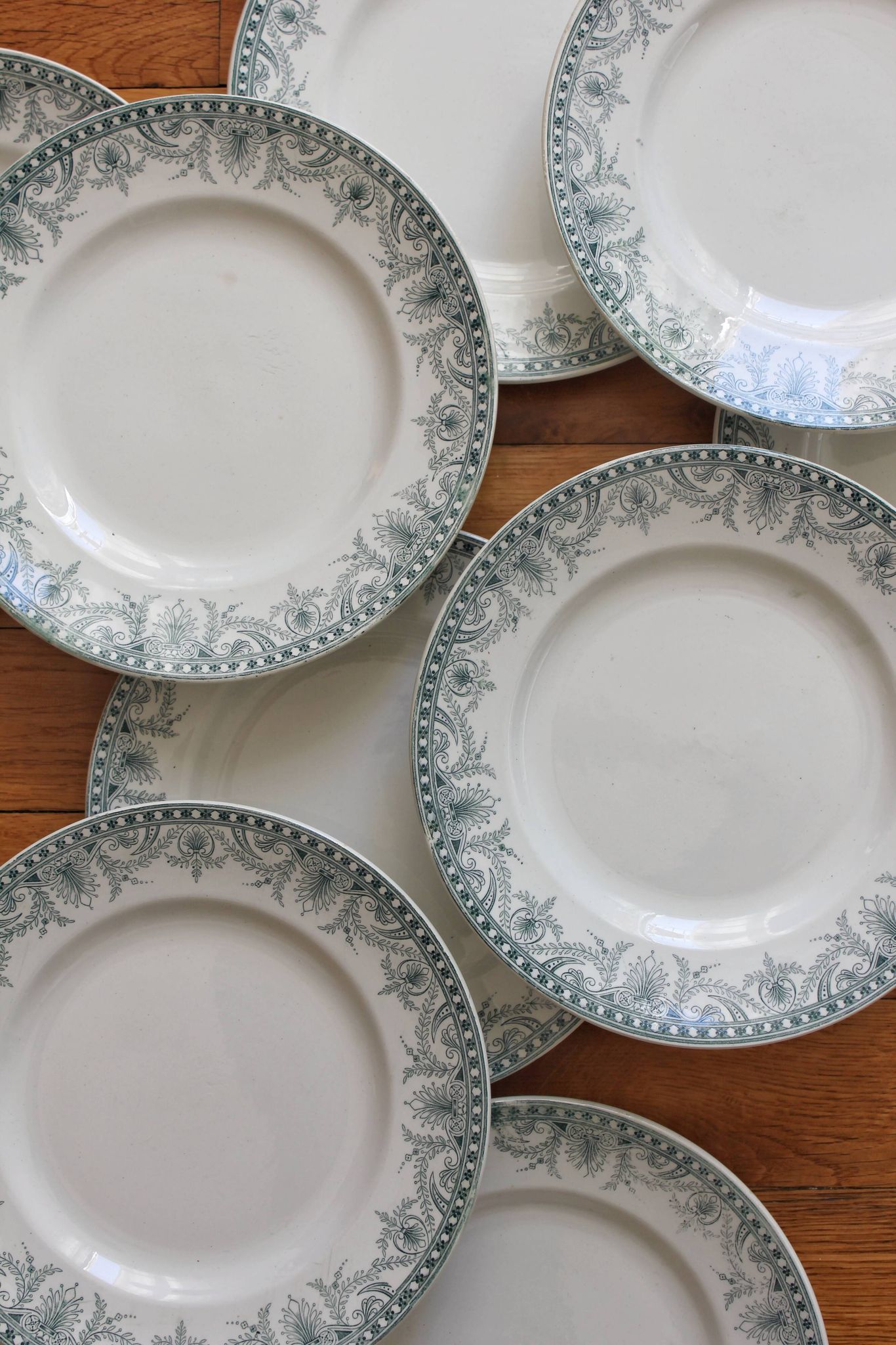 10 flat plates in iron earth "Wilbur" Moulin des Loups and Hamage early twentieth century