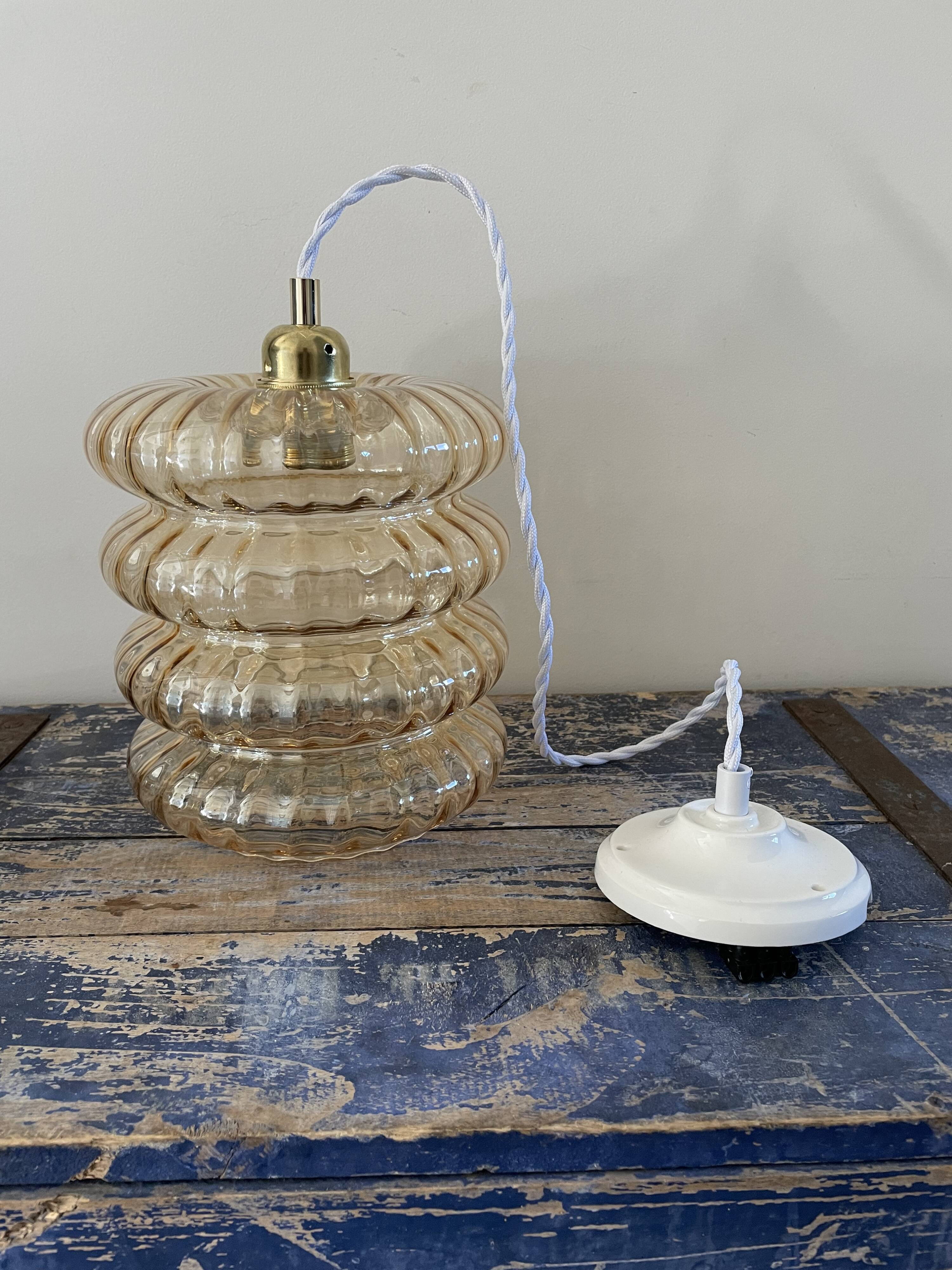 Suspension vintage en verre ambré électrifiée à neuf