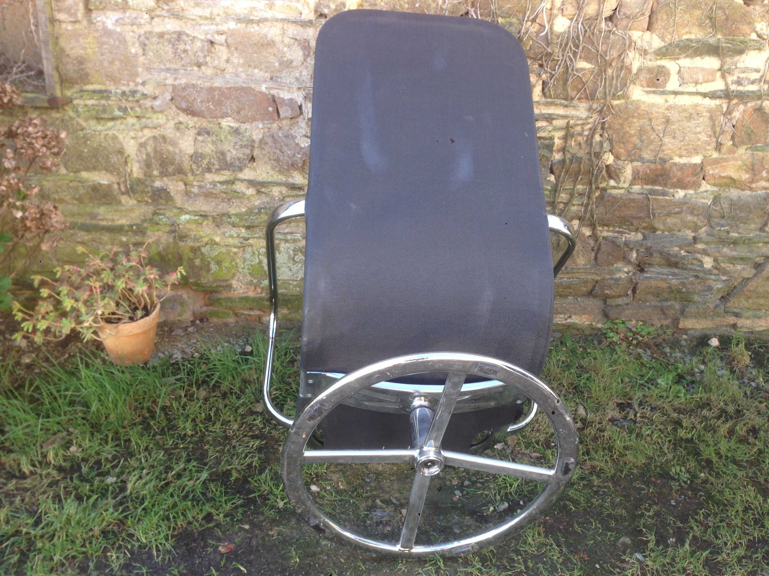 Chrome steel swivel tubular chairs