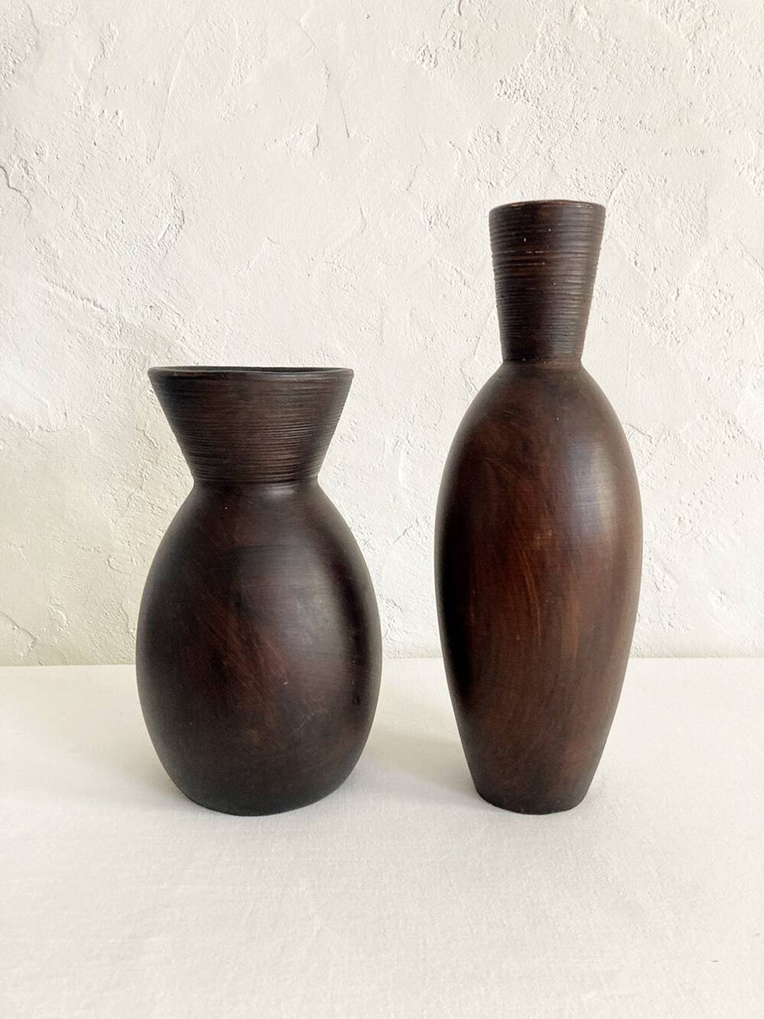 Ceramic vase painted in brown (wood effect), rounded model