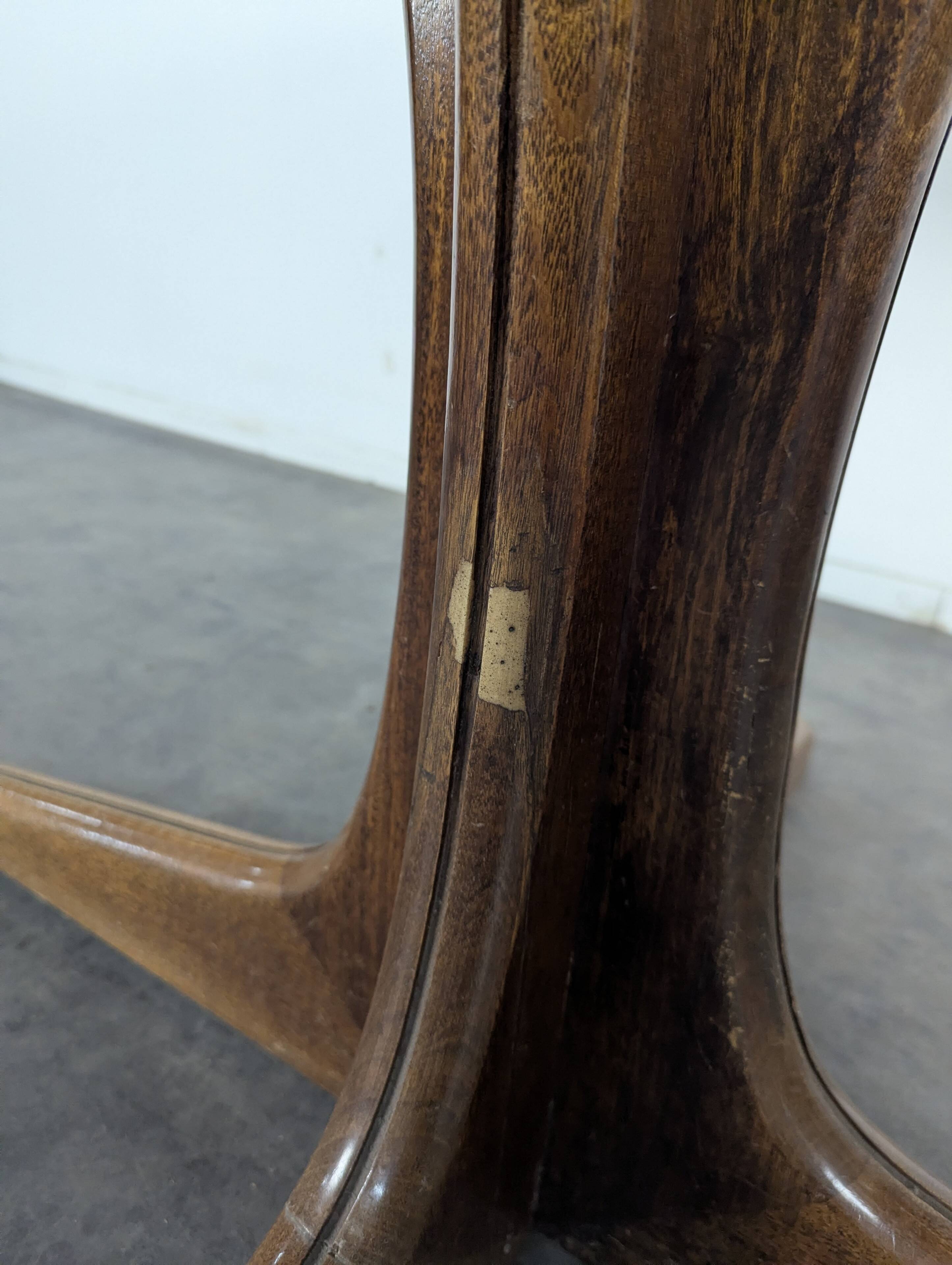 Round teak table with extension