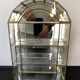 Vitrine en verre et laiton
